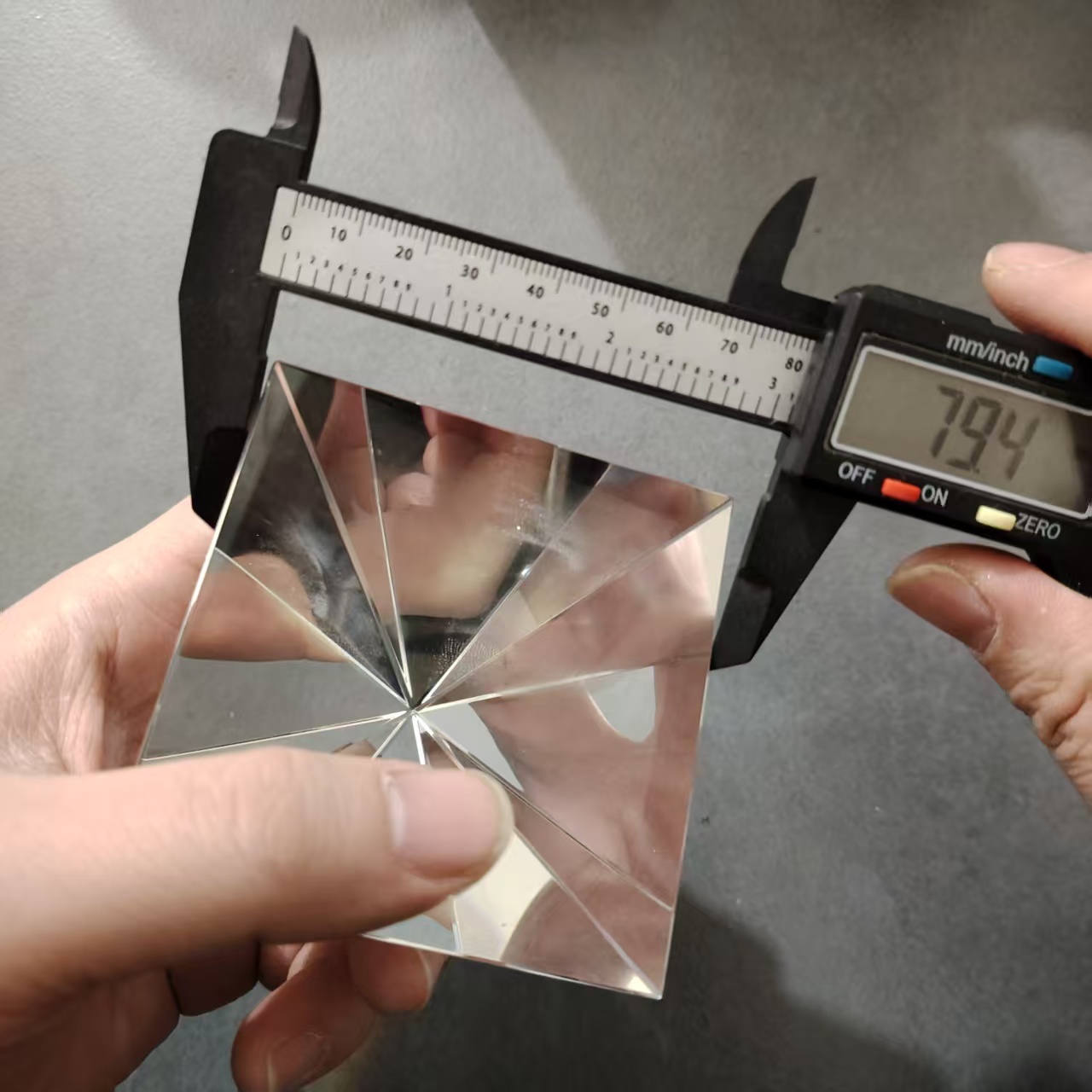 Prisme pyramide quadrangulaire - Photography Lighting Test avis et prix